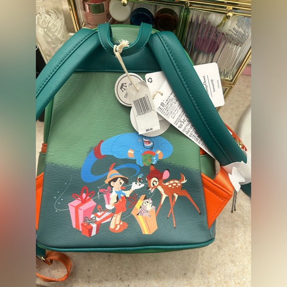 DISNEY CHRISTMAS LOUNGEFLY - Picture 5 of 5